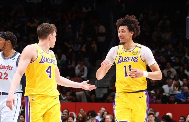 开云体育平台-湖人利好！浓眉替身砍两双崛起，新援轰21+4闪耀