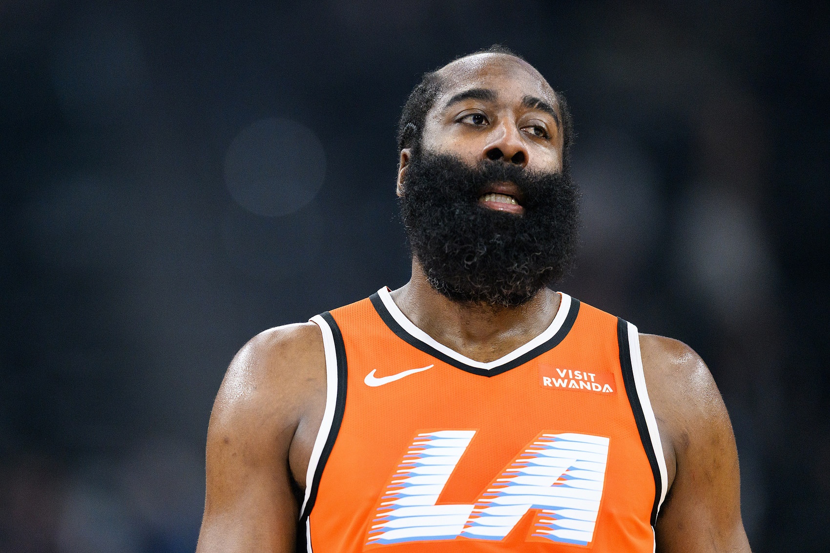 下半场能回暖吗？哈登上半场13中3&amp;三分8中1 仅得10分4助攻